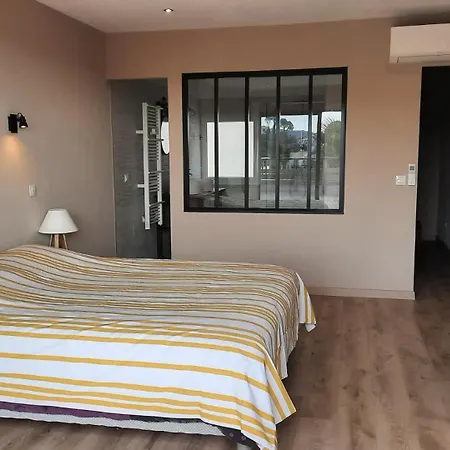 Le Repere, Quartier Calme, Climatisee Avec Piscine *